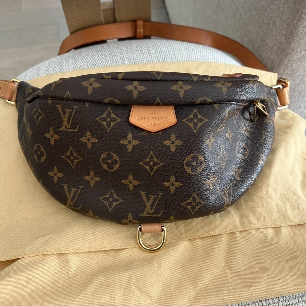 Louis Vuitton LV Monogram Discontinued Original Canvas Bum Bag in Brown